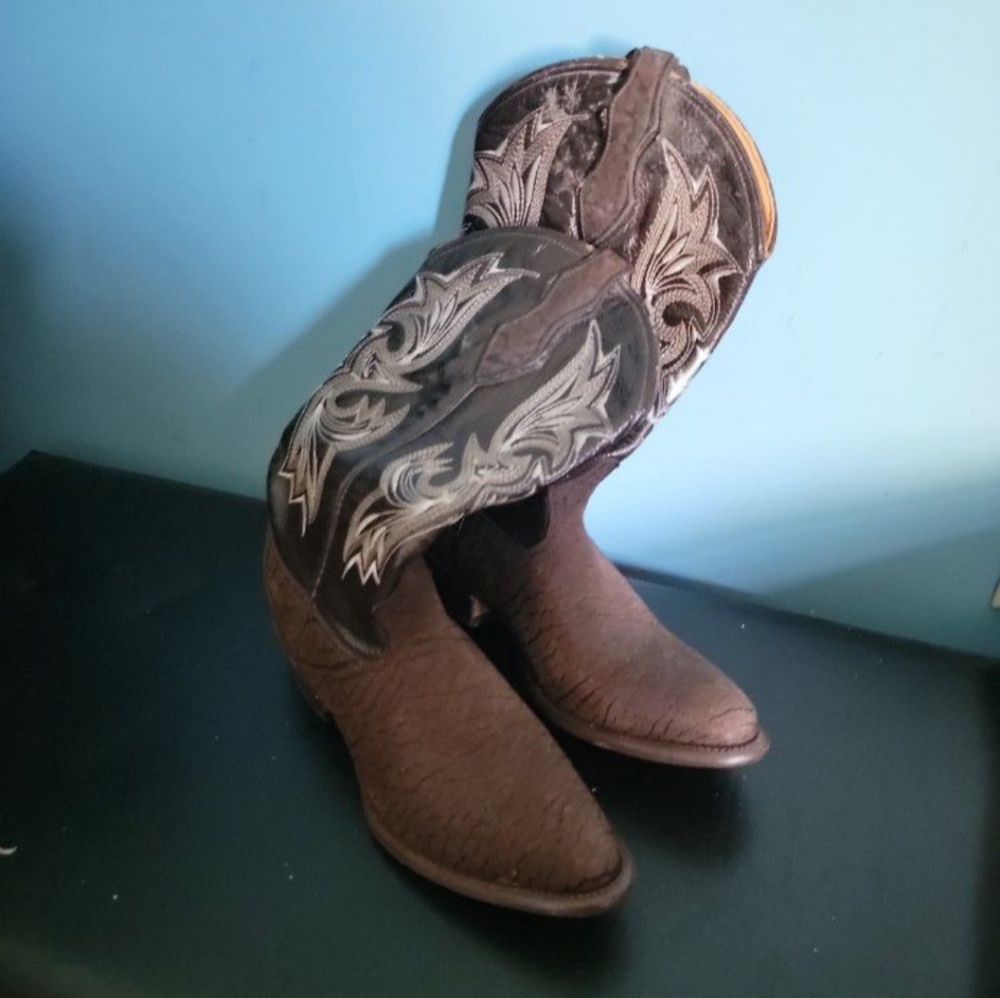 Boots - Picture 3 of 3